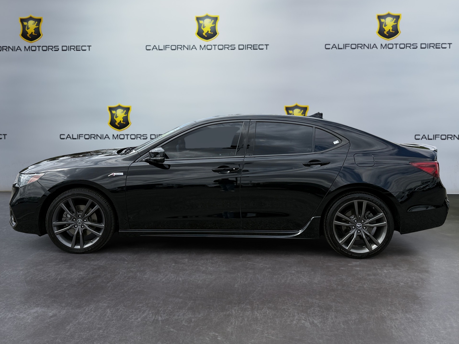 Acura TLX photo 2