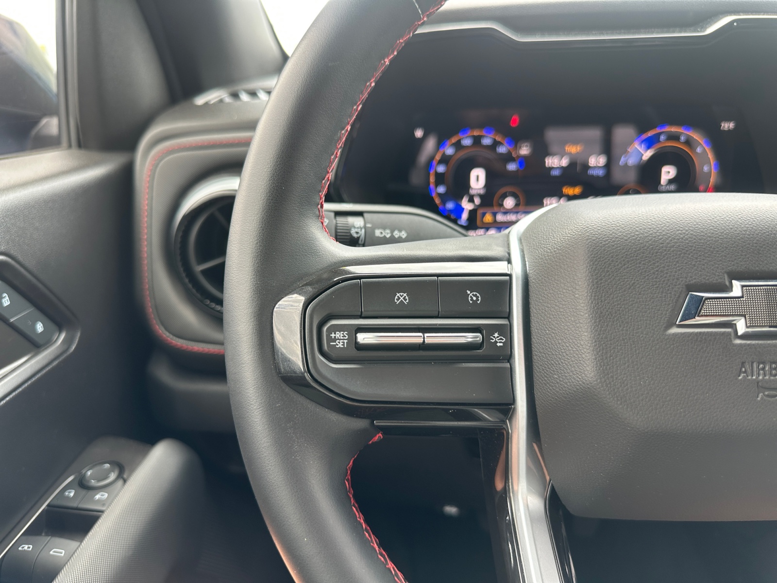 2024 Chevrolet Colorado Z71 - Photo 17