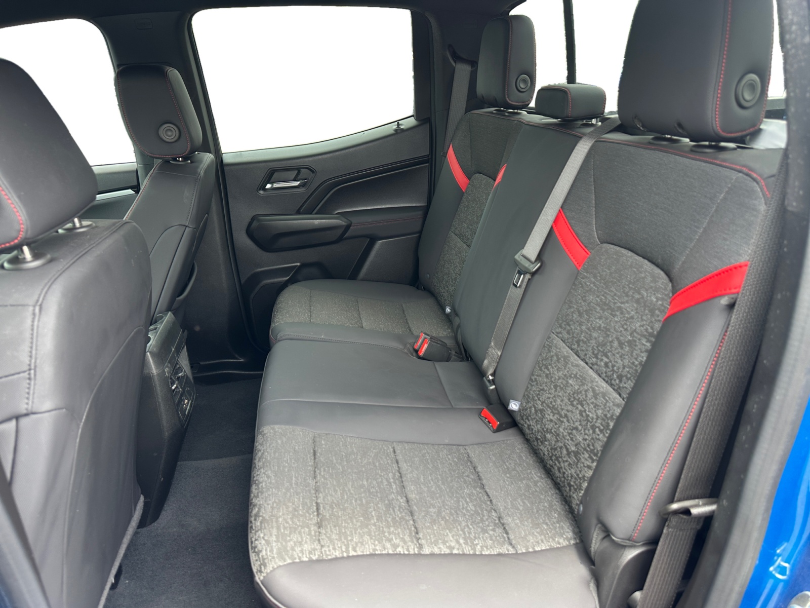 2024 Chevrolet Colorado Z71 - Photo 13