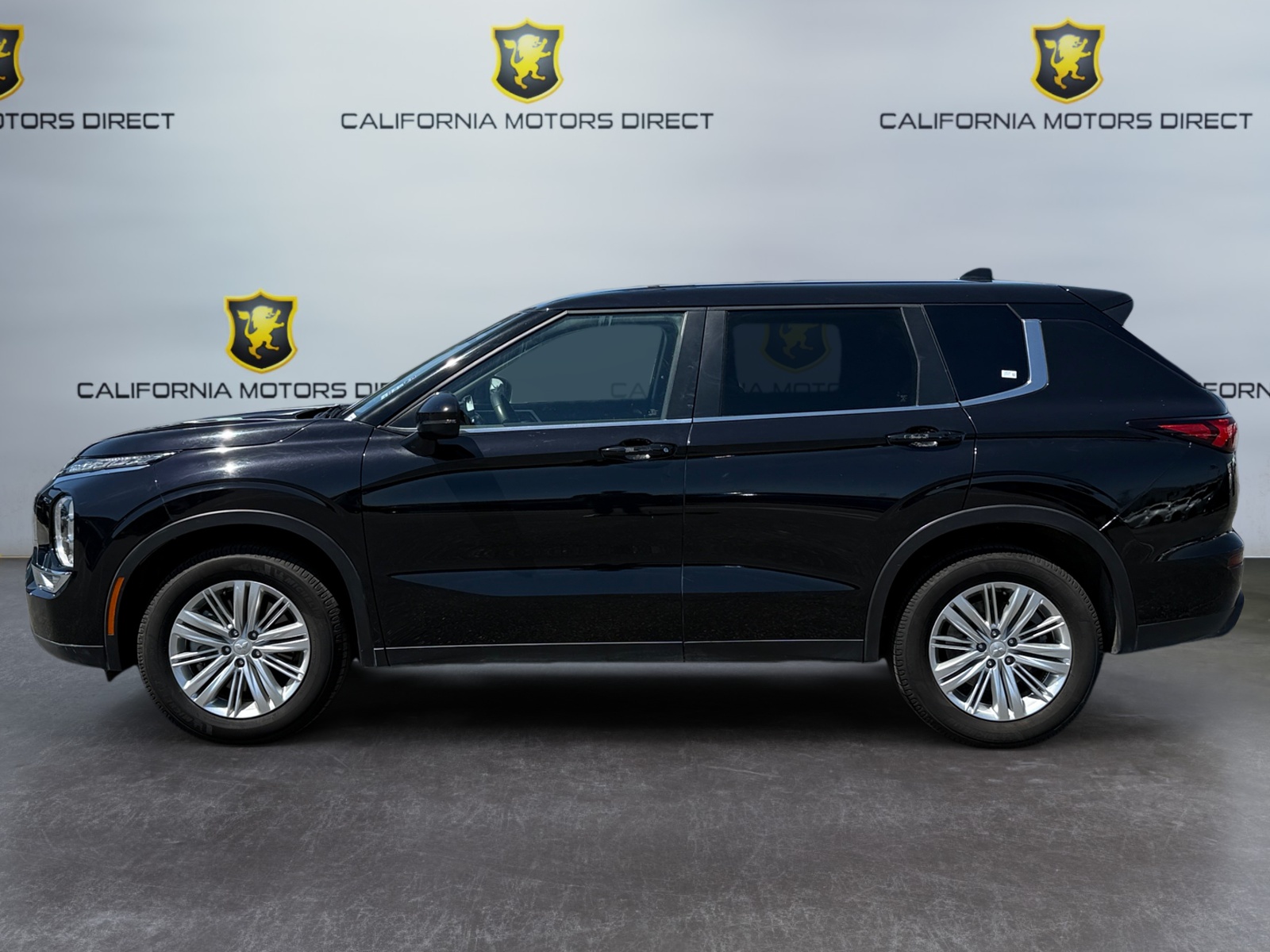 View vehicle photo 2