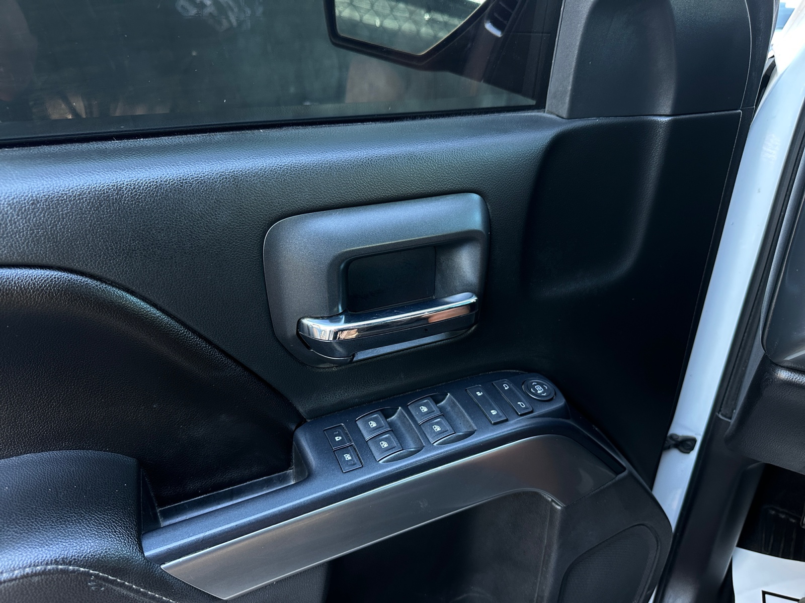 Chevrolet Silverado photo 15