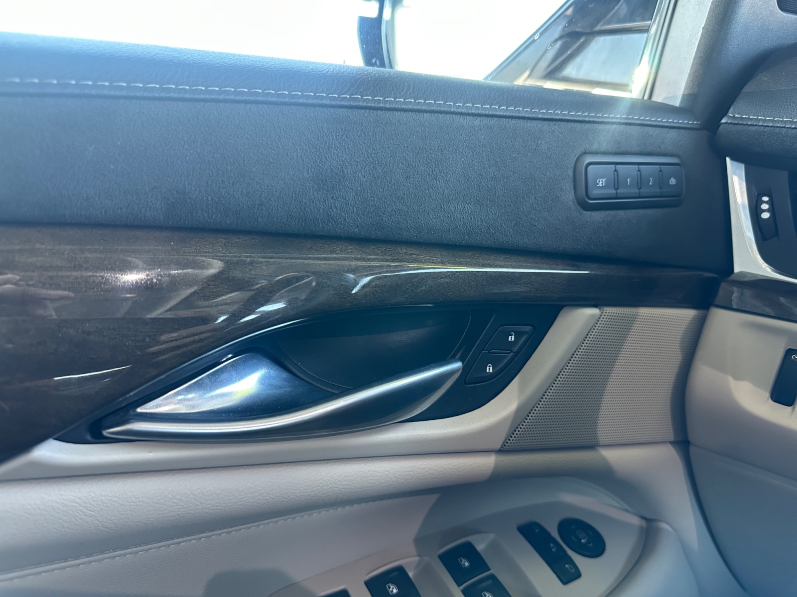 Cadillac Escalade photo 19