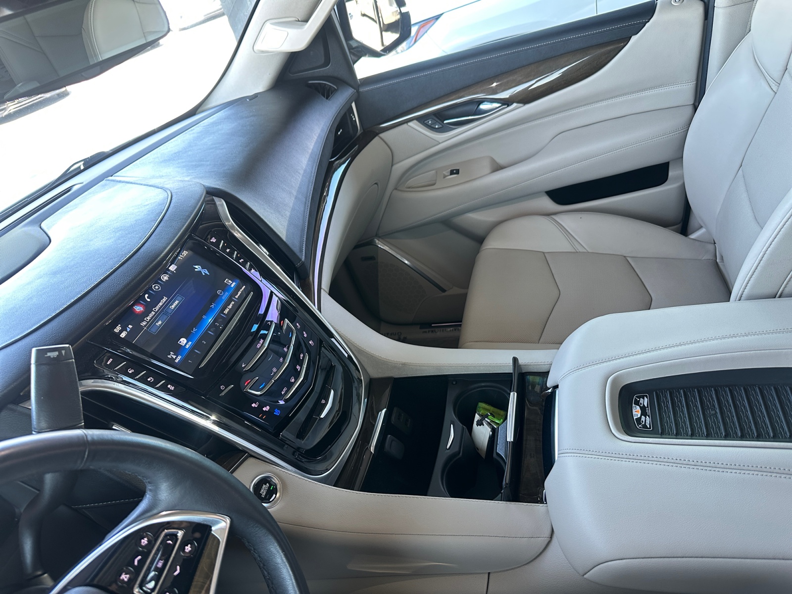 Cadillac Escalade photo 25