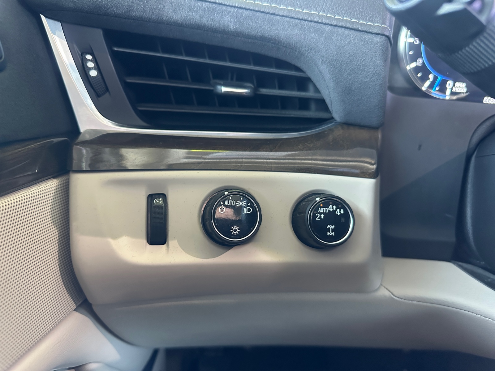 Cadillac Escalade photo 20