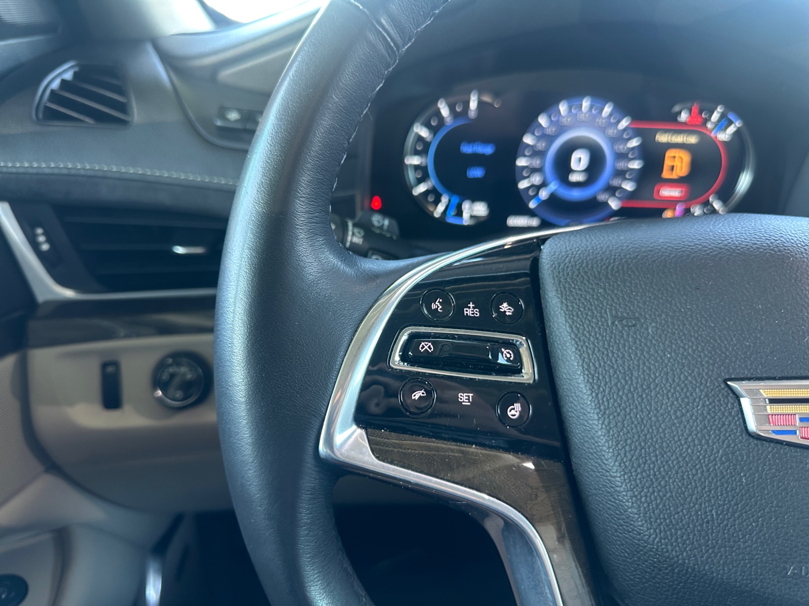 Cadillac Escalade photo 21