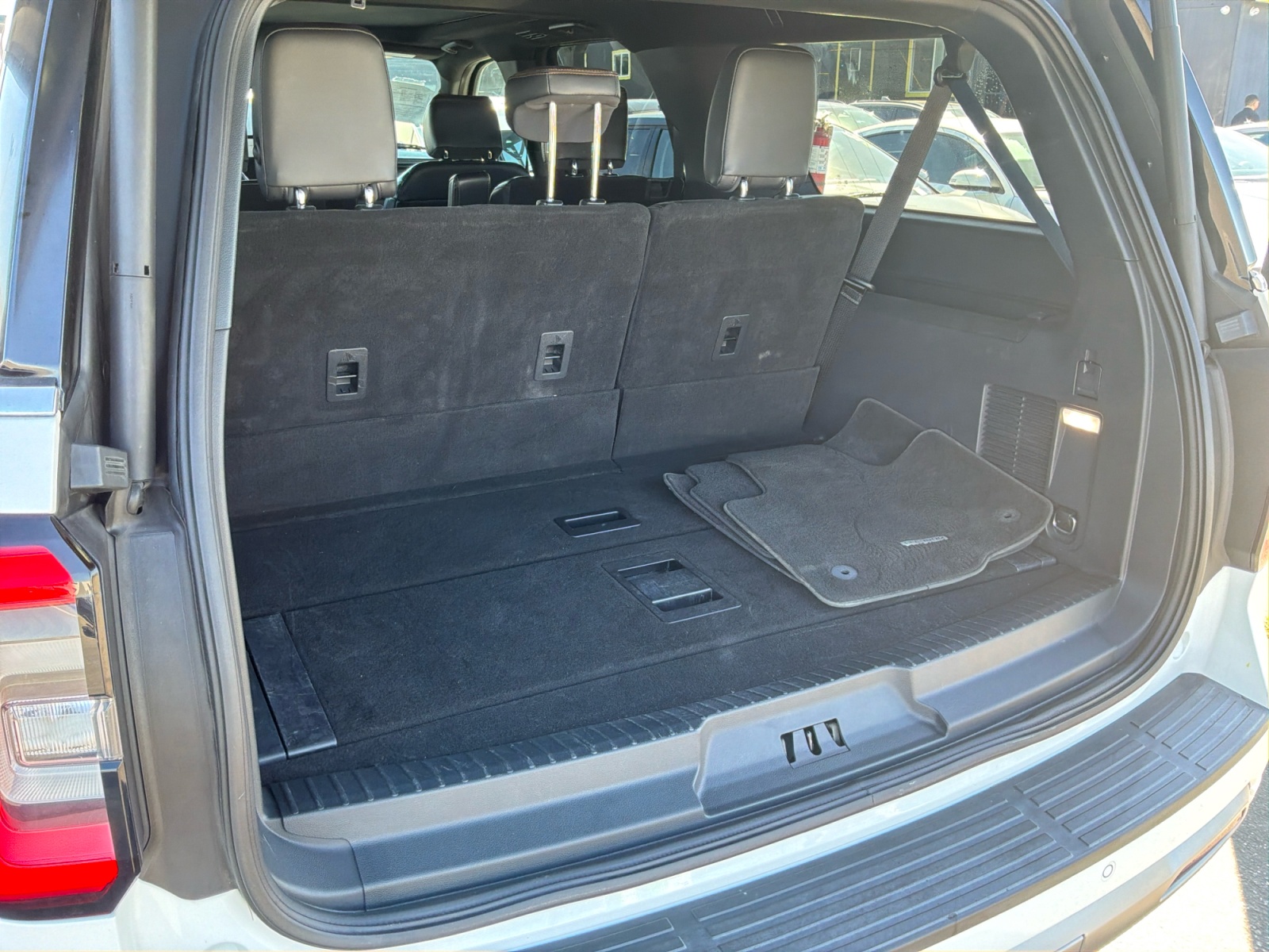 Ford Expedition MAX photo 24