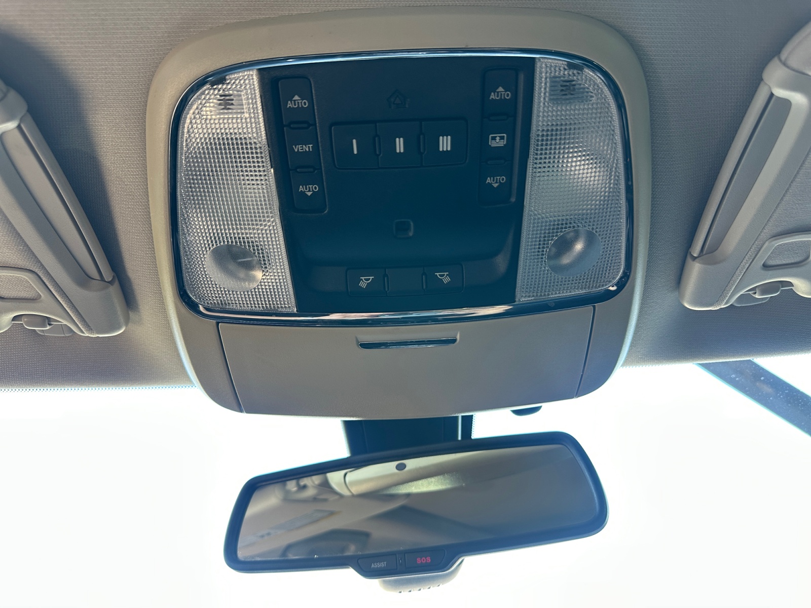Chrysler 300 photo 16