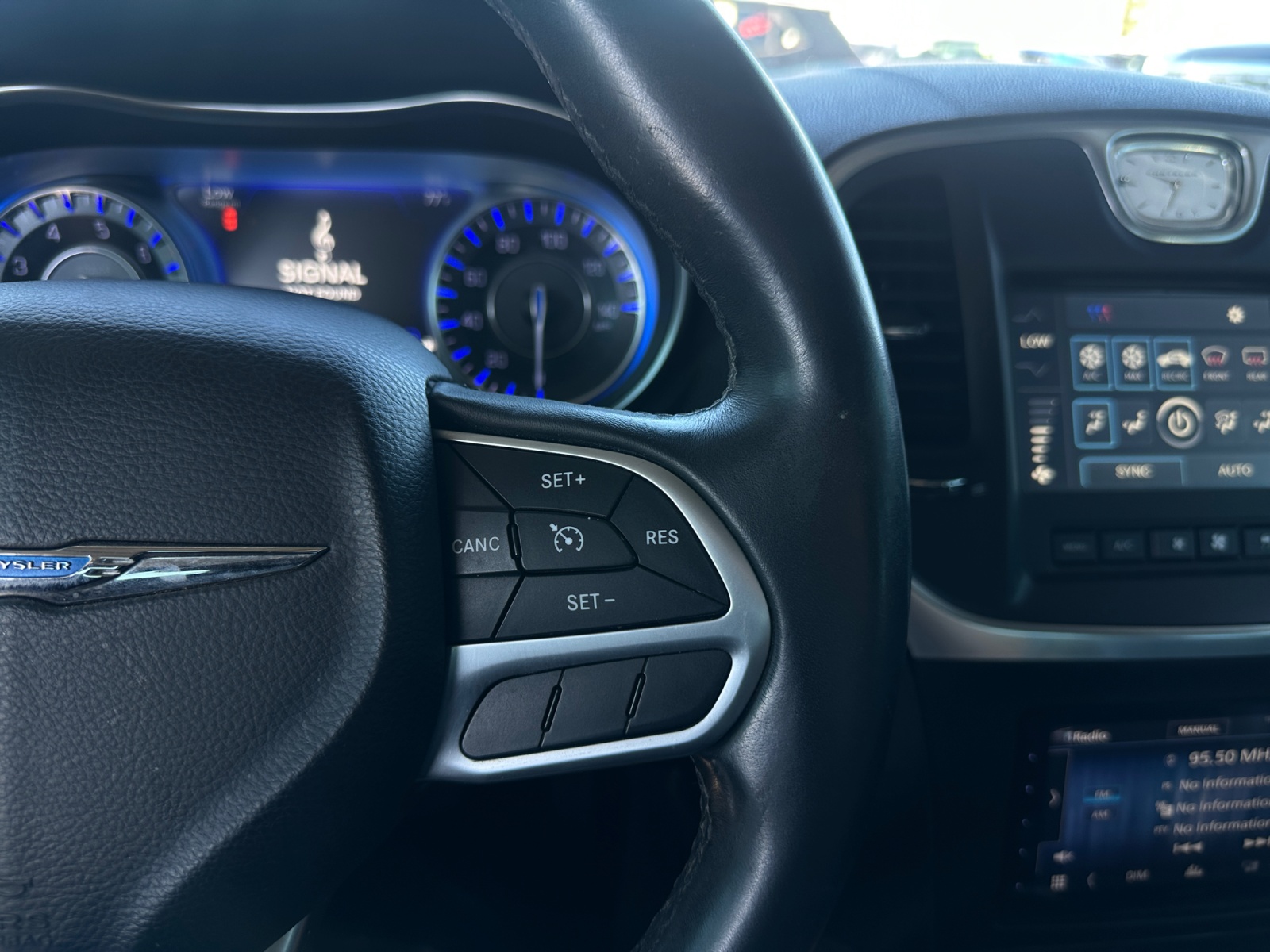 Chrysler 300 photo 21