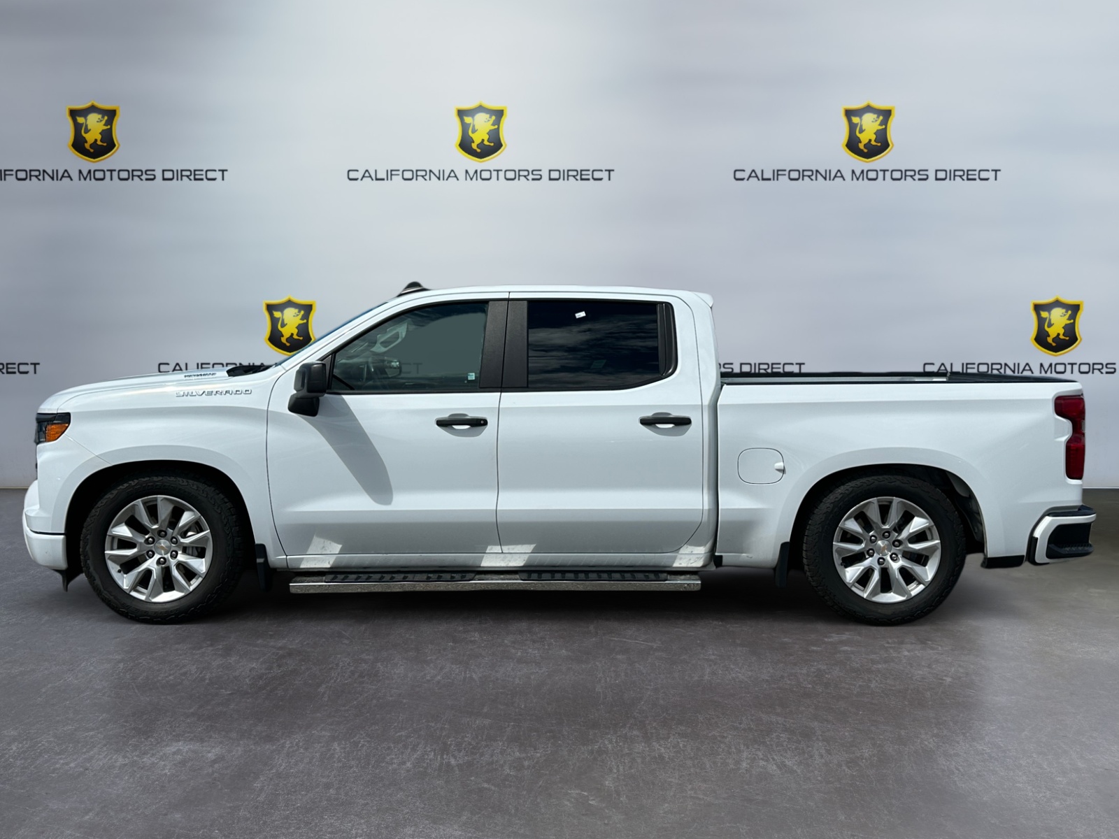 Chevrolet Silverado photo 2