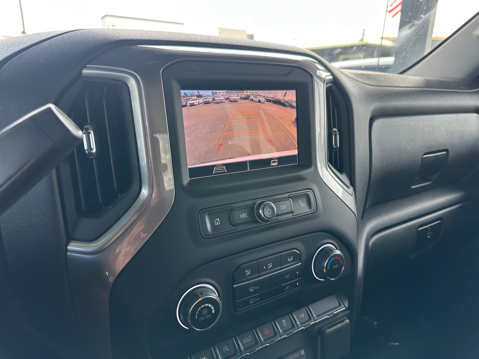 Chevrolet Silverado photo 21