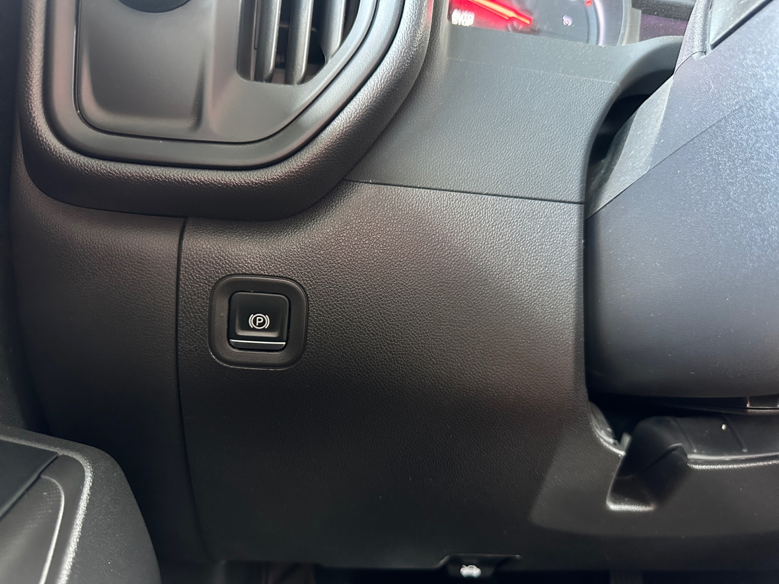 Chevrolet Silverado photo 17