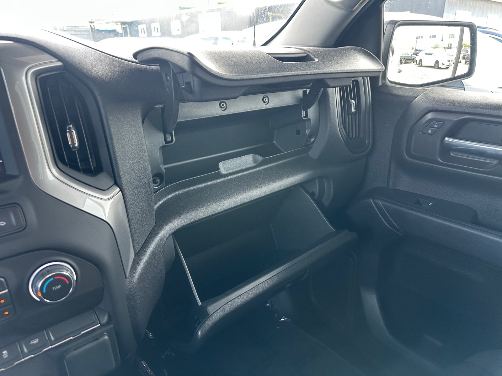 Chevrolet Silverado photo 23