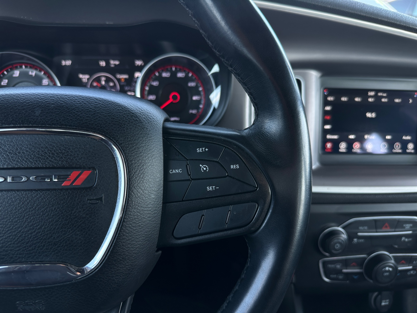 Dodge Charger photo 19
