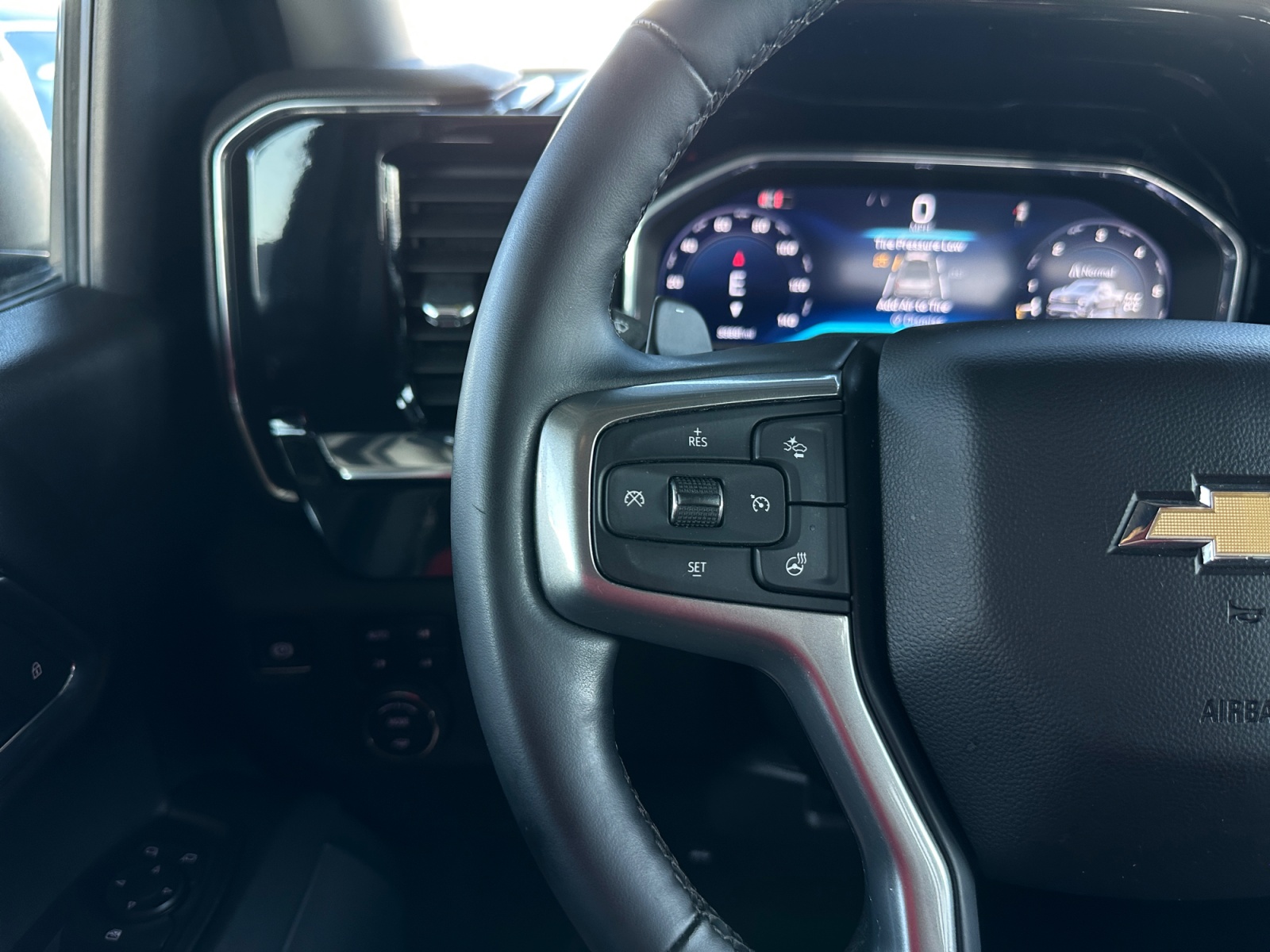 Chevrolet Silverado photo 18