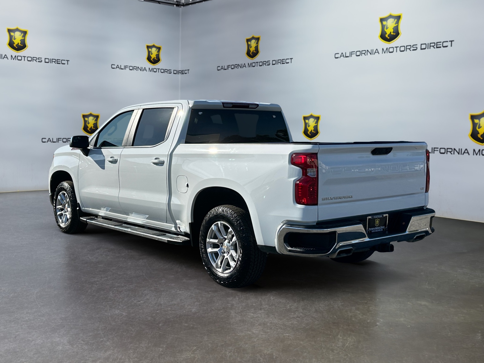 Chevrolet Silverado photo 3
