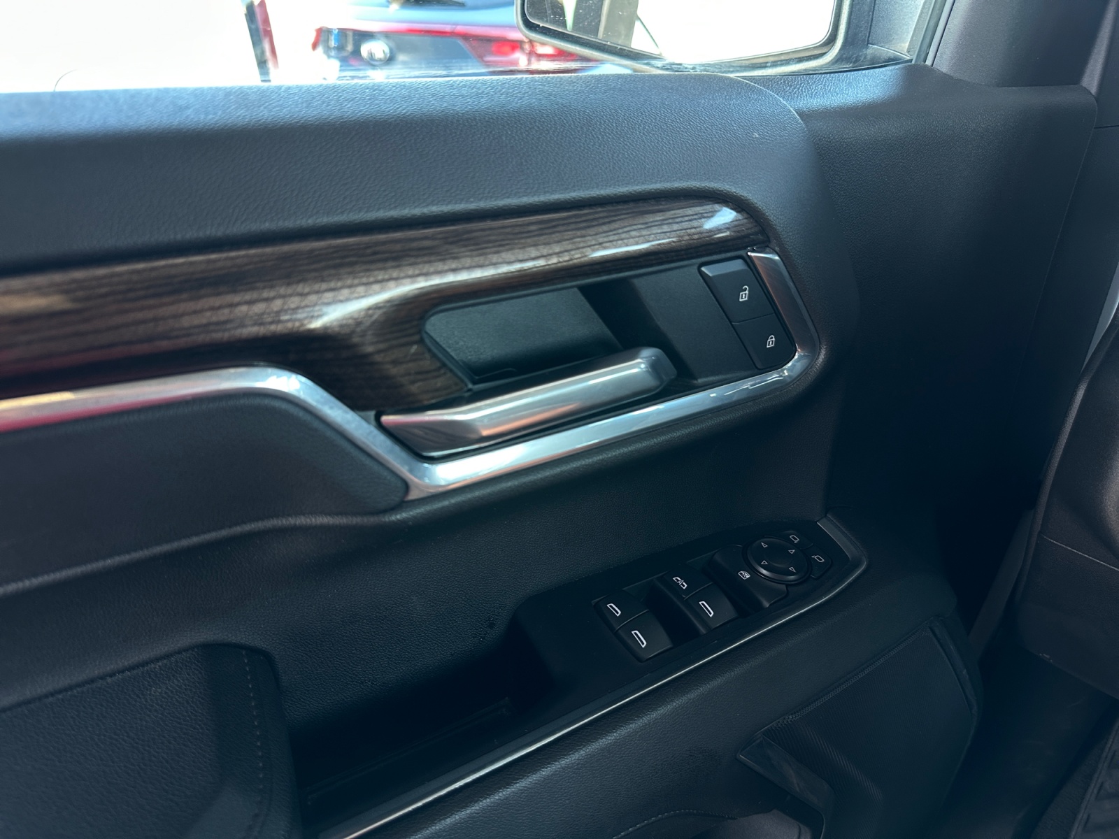 Chevrolet Silverado photo 16