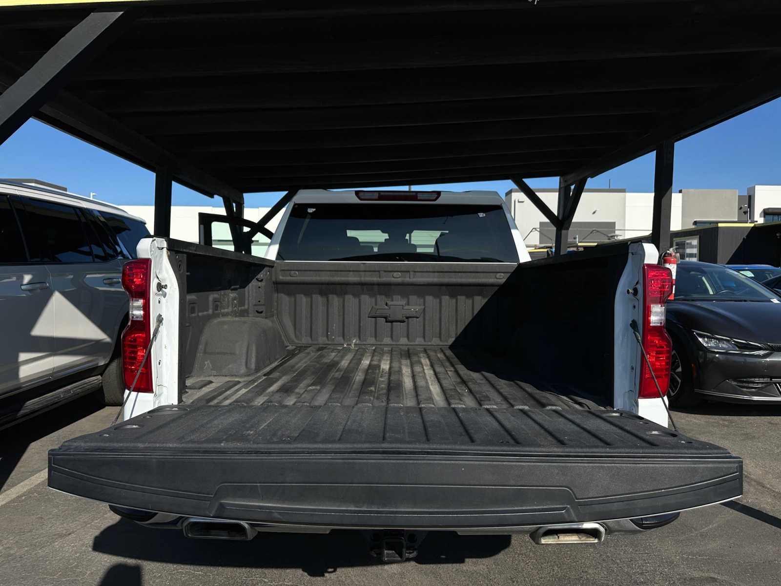 Chevrolet Silverado photo 23