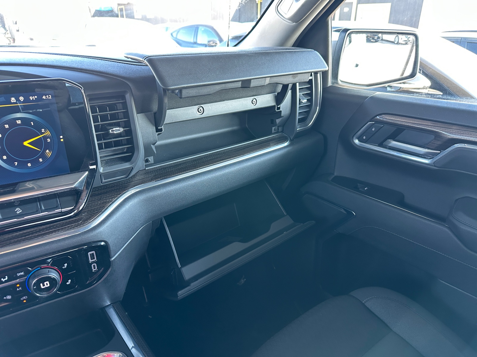 Chevrolet Silverado photo 22