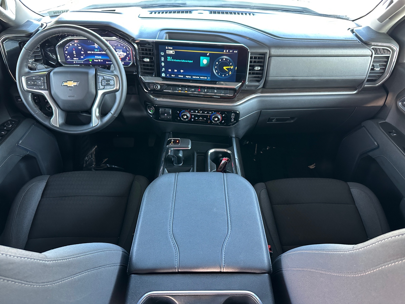 Chevrolet Silverado photo 11