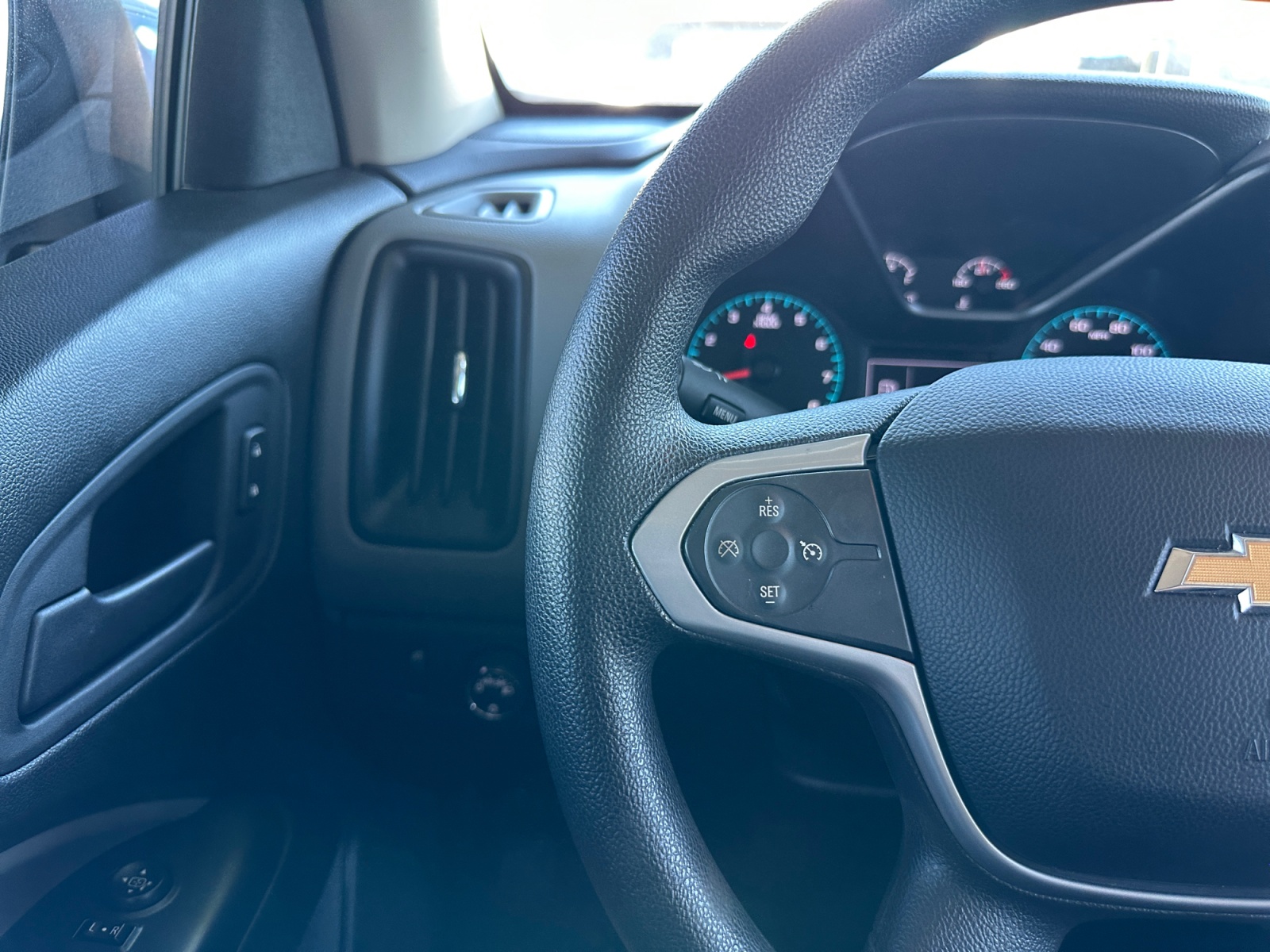 Chevrolet Colorado photo 19