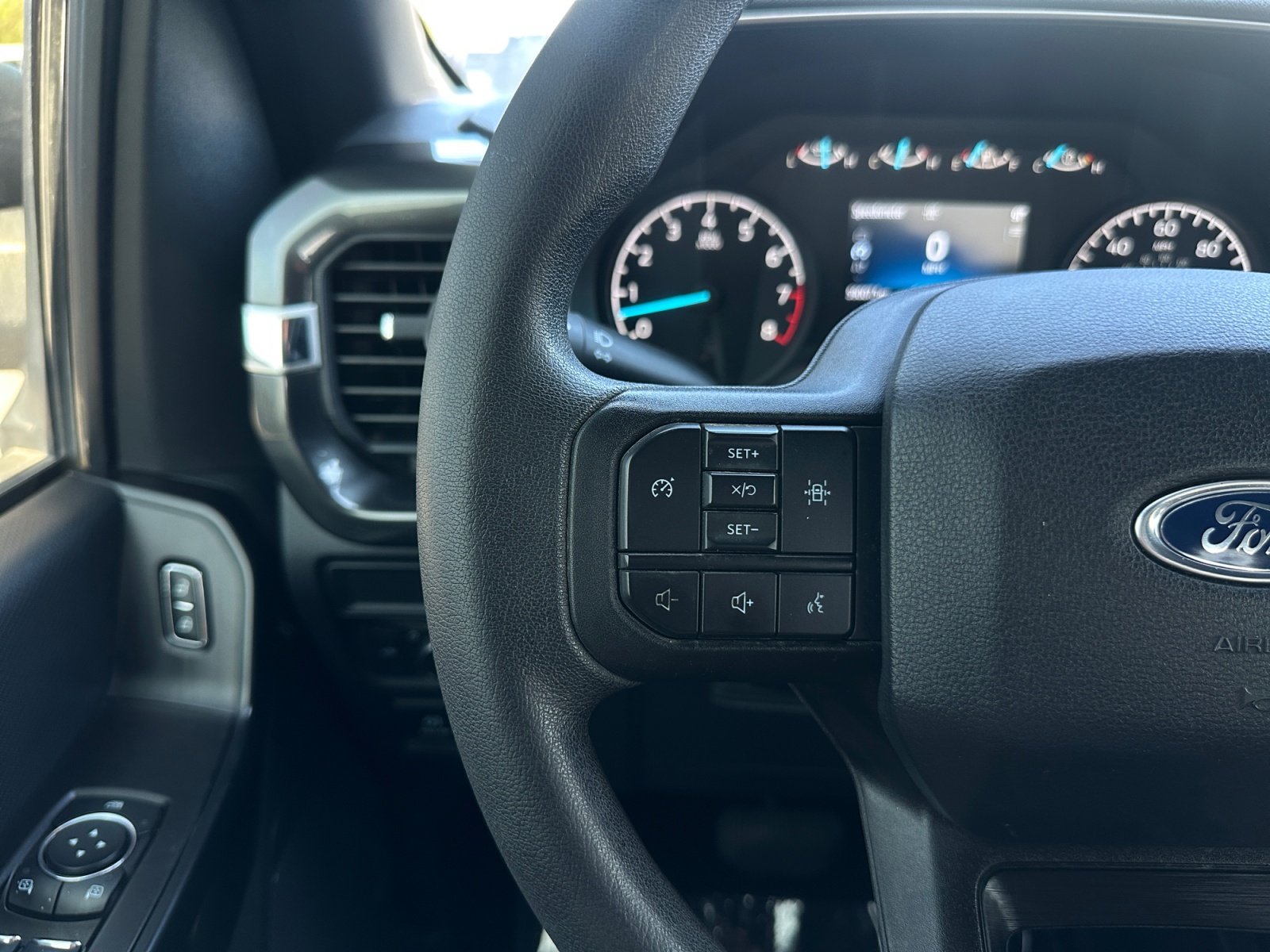 Ford F-150 photo 18
