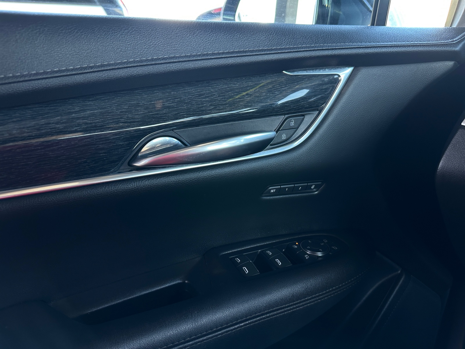 Cadillac XT5 photo 17