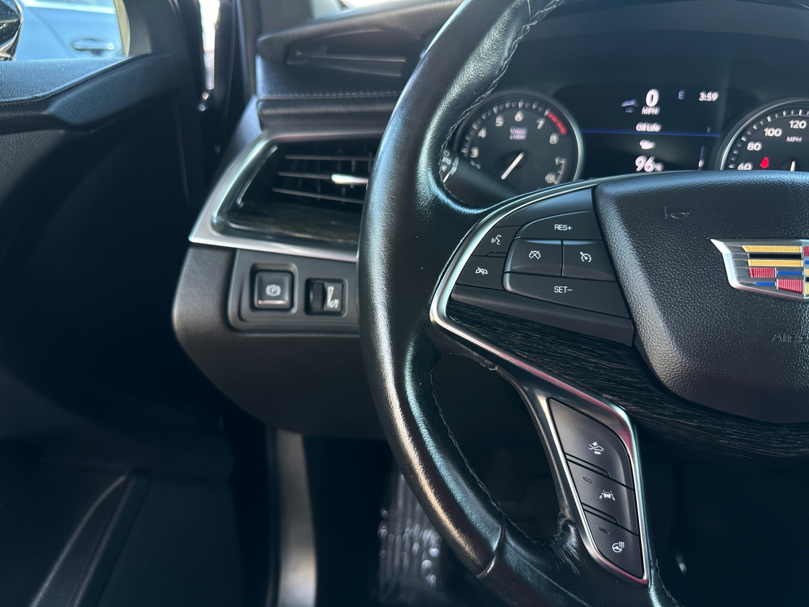 Cadillac XT5 photo 19