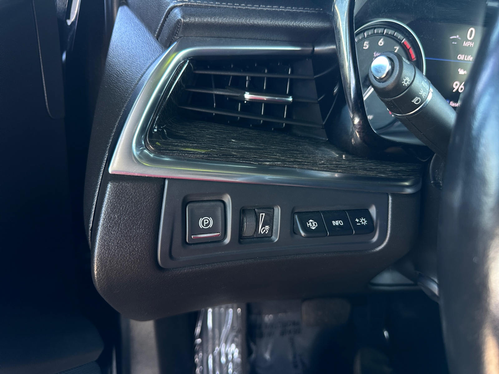 Cadillac XT5 photo 18