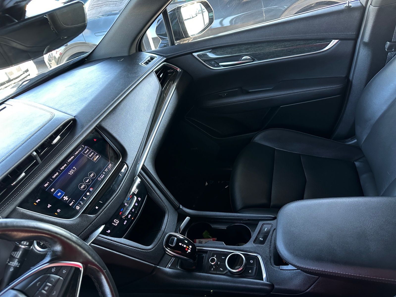 Cadillac XT5 photo 22