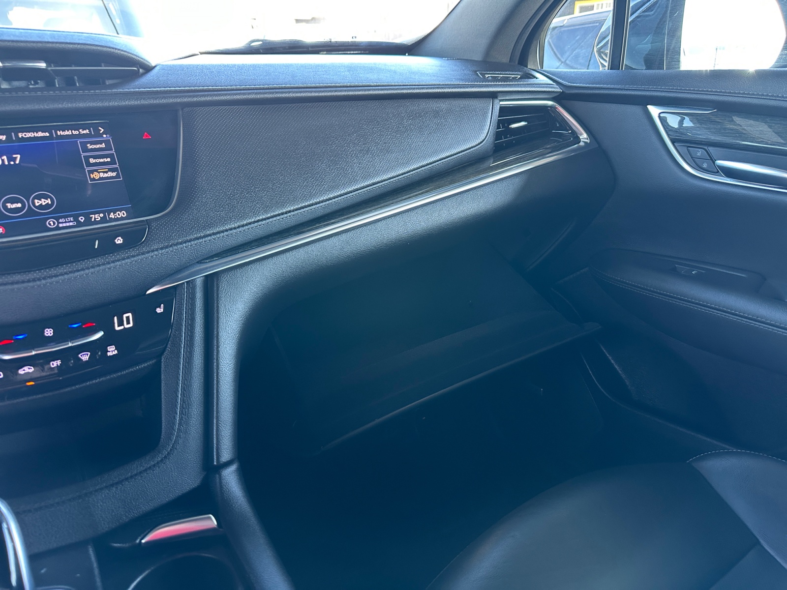 Cadillac XT5 photo 23