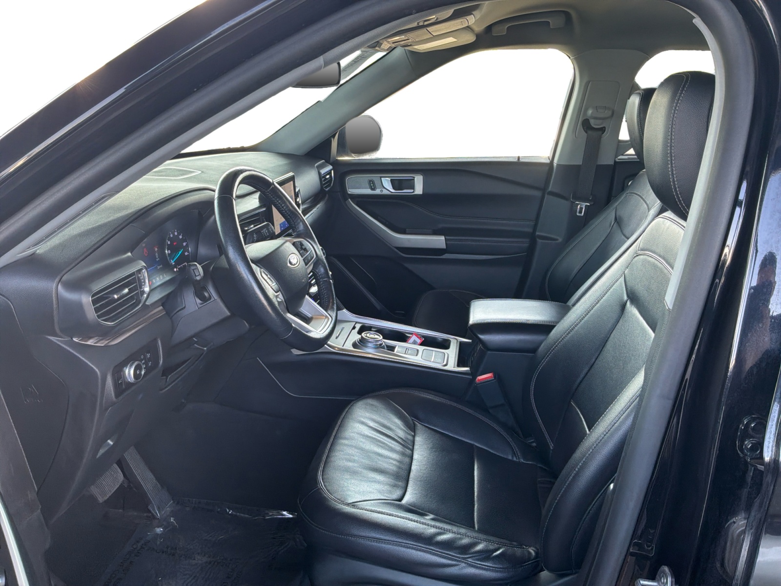 Ford Explorer photo 9