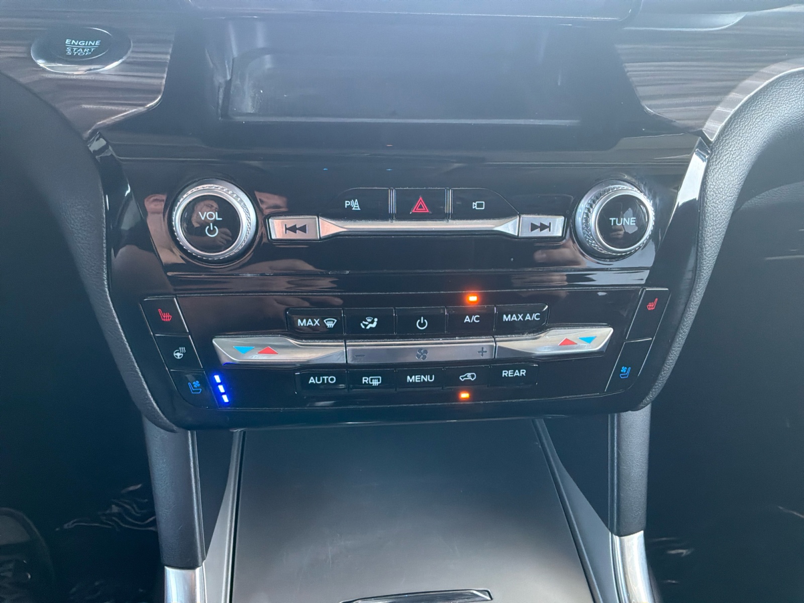 Ford Explorer photo 20