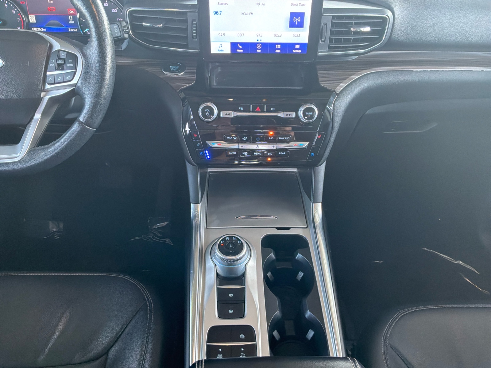 Ford Explorer photo 11