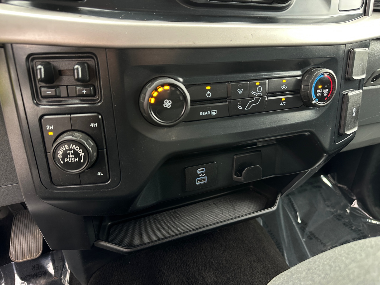 Ford F-150 photo 27