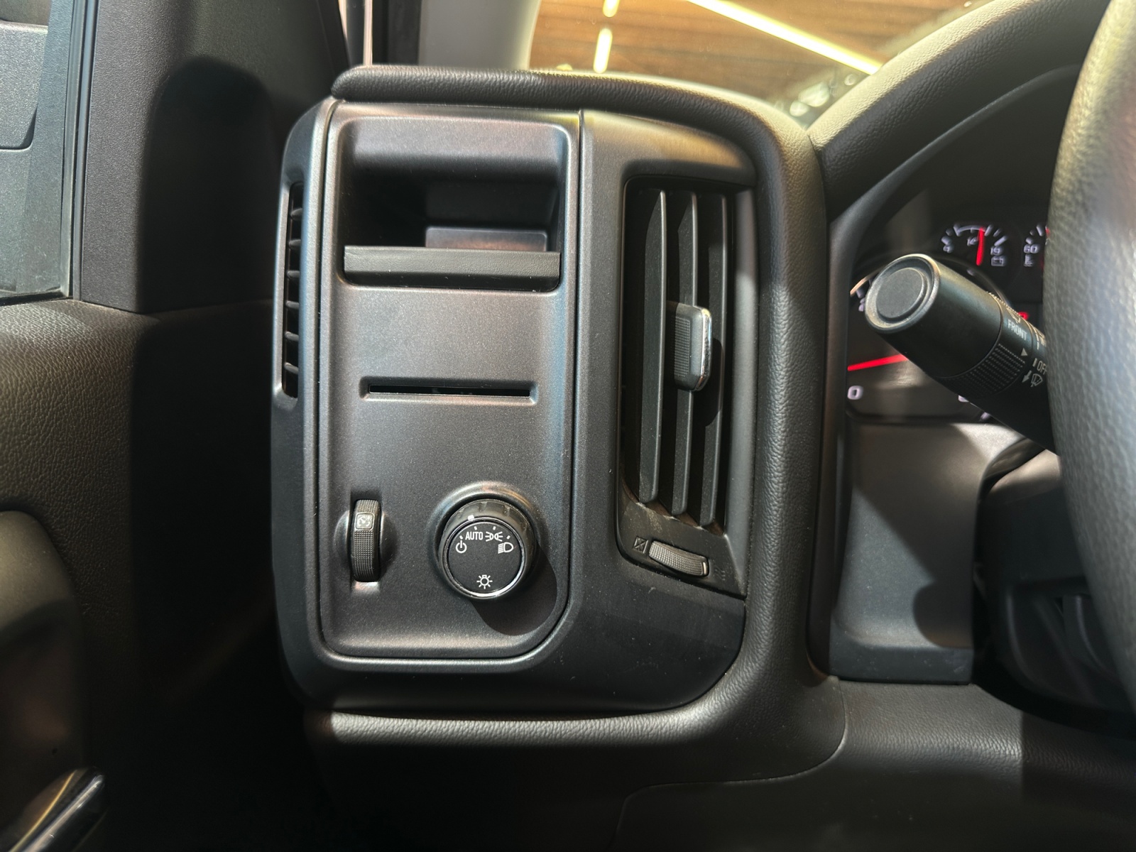 Chevrolet Silverado photo 15