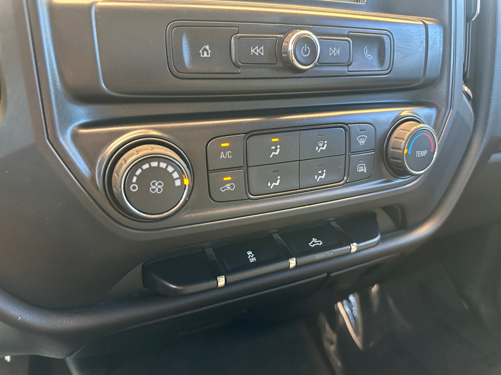 Chevrolet Silverado photo 20