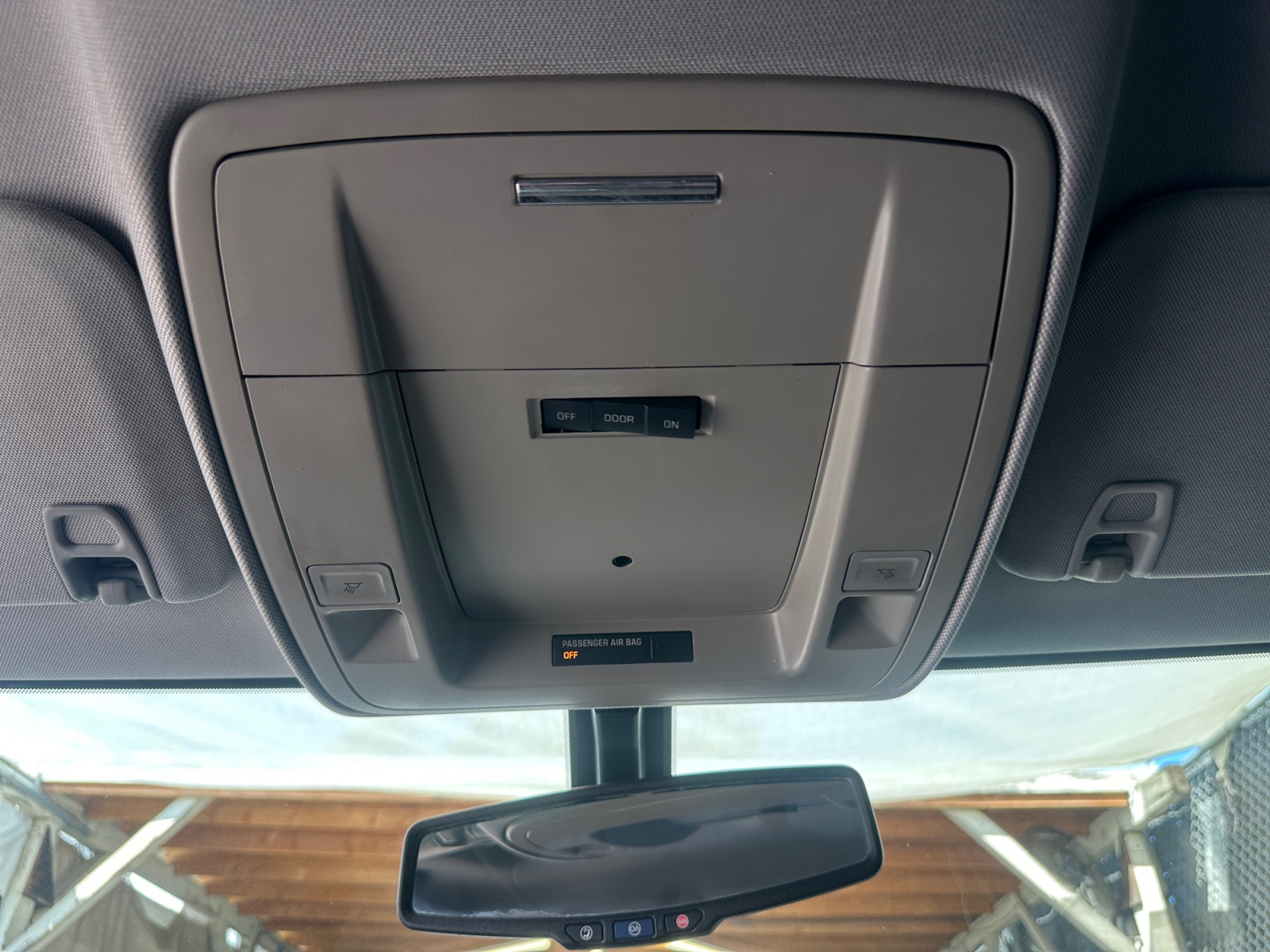 Chevrolet Silverado photo 22