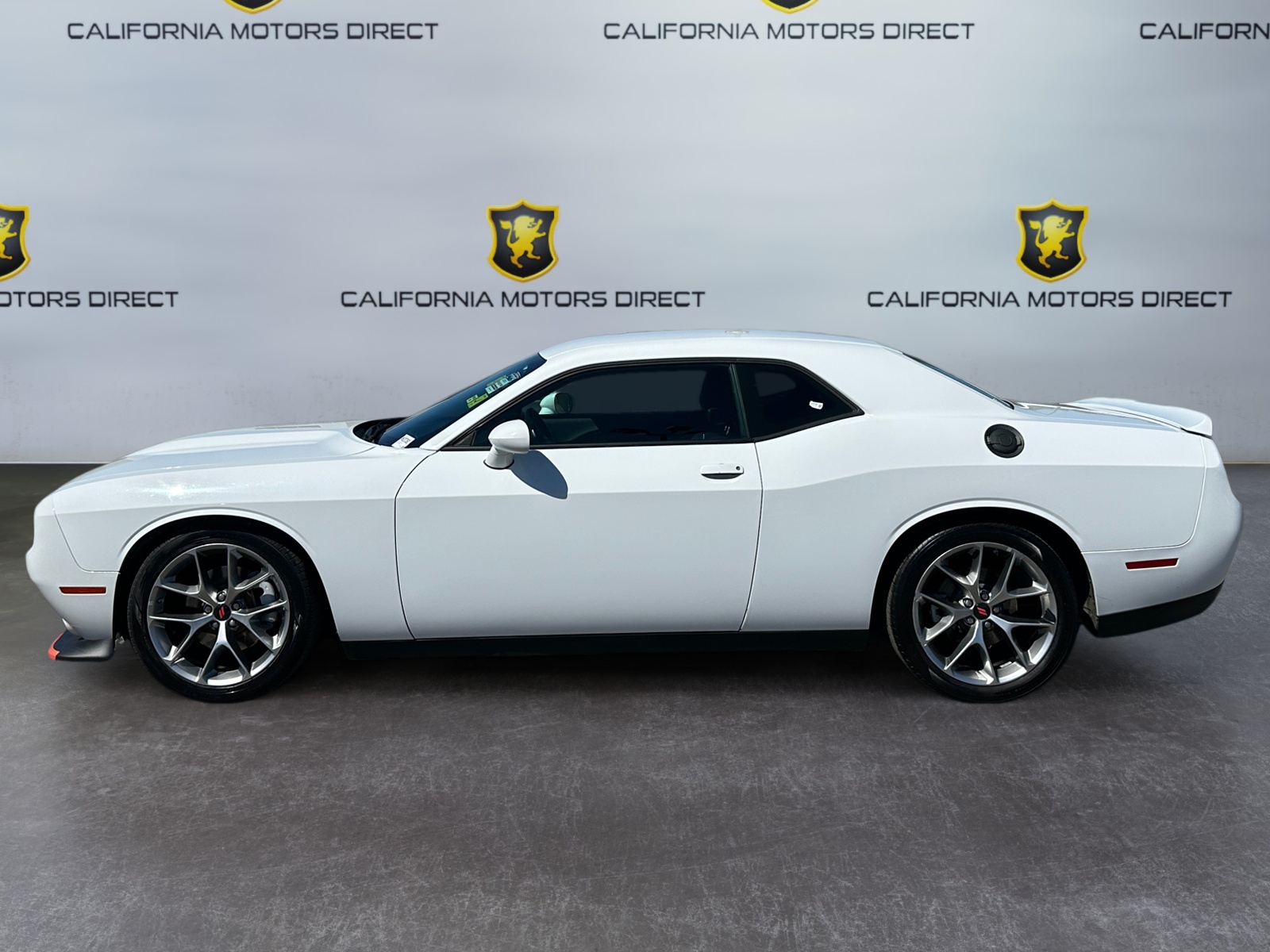 Dodge Challenger photo 2