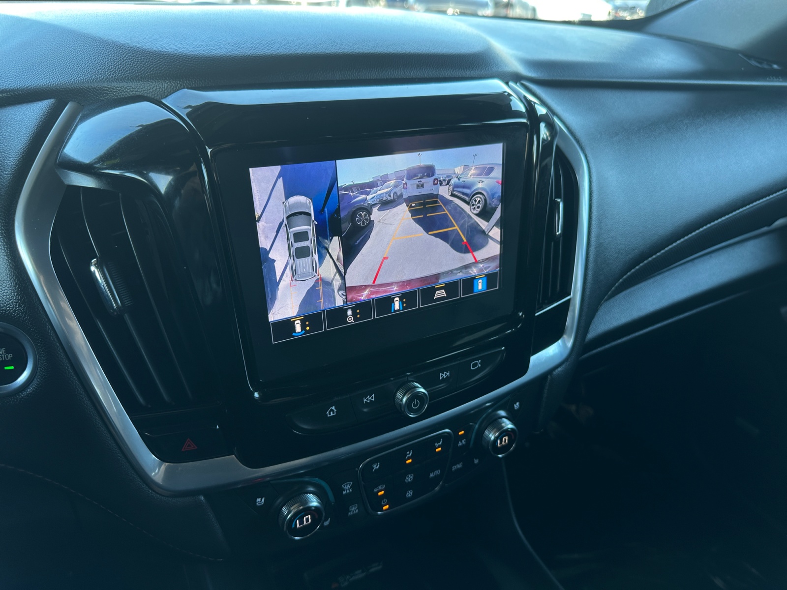 Chevrolet Traverse photo 24