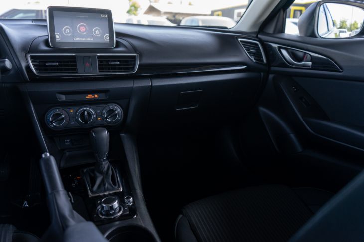 まなページ Mazda VIN Number - Where is my VIN located?