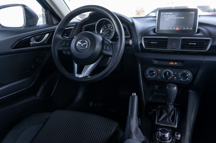 Sold 2016 Mazda Mazda3 i Sport (PREFERRED EQUIPMENT PACKAGE) in