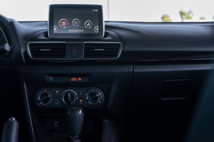 Sold 2016 Mazda Mazda3 i Sport (PREFERRED EQUIPMENT PACKAGE) in