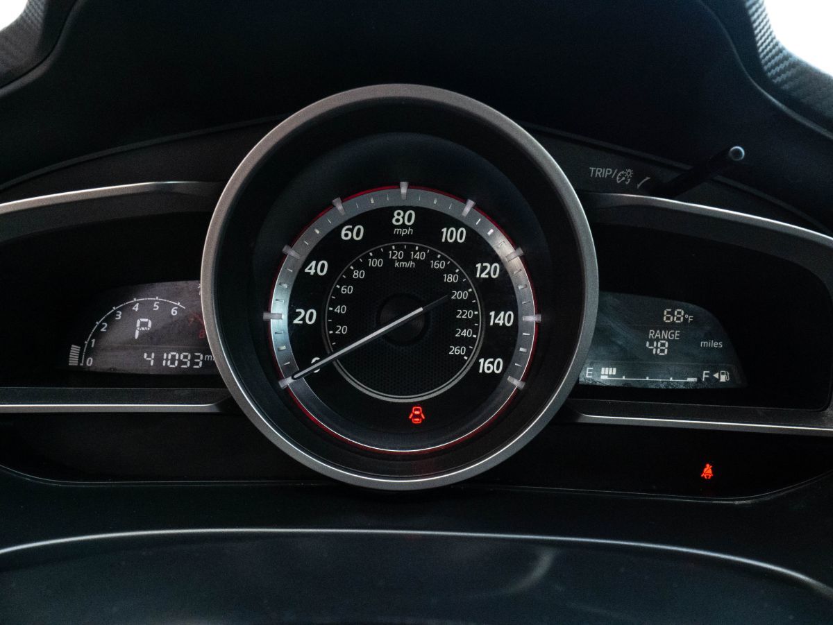 Sold 2016 Mazda Mazda3 i Sport (Smart Device Integration & Backup