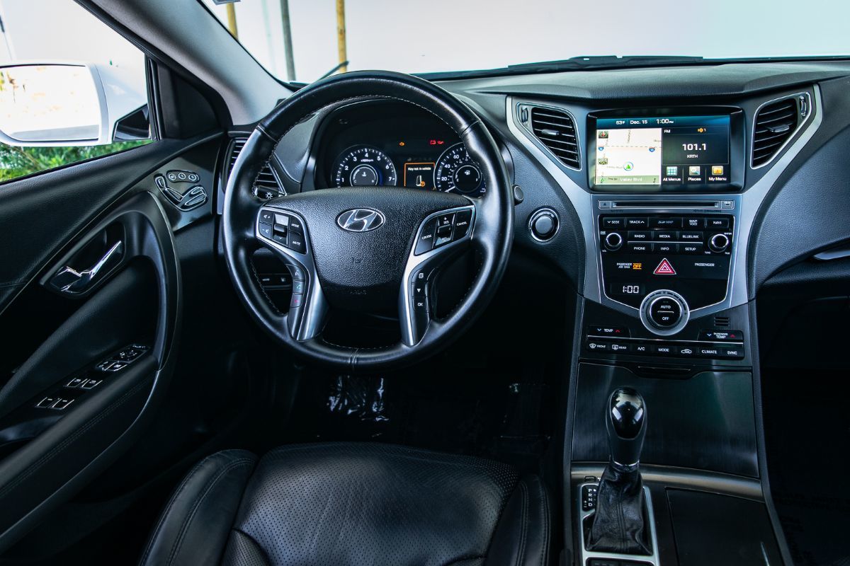 Sold 2016 Hyundai Azera in Fontana
