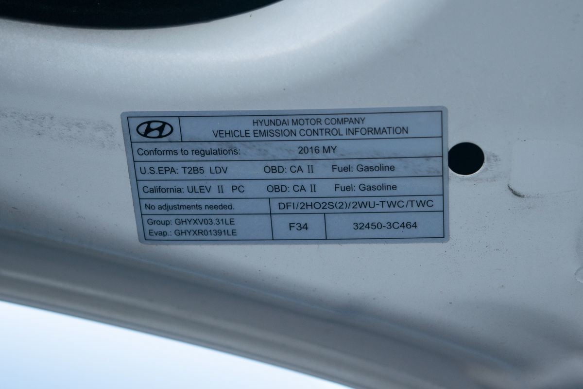 Sold 2016 Hyundai Azera in Fontana