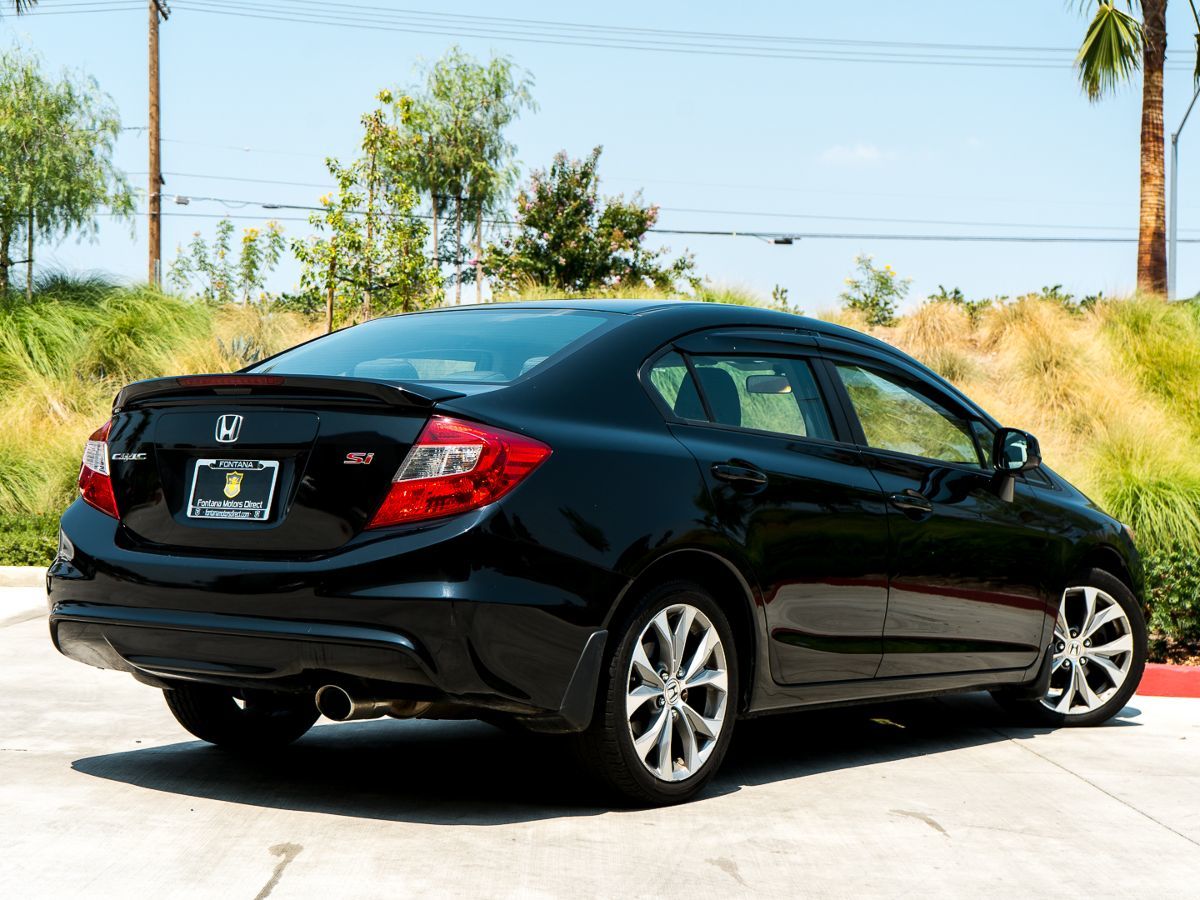 Honda Civic 5-Door EU-Version (2012) | Rear, image size:1200x900