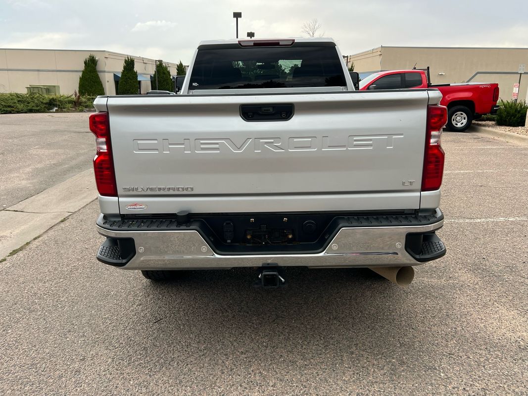 2022 Chevrolet Silverado 2500HD LT photo 4
