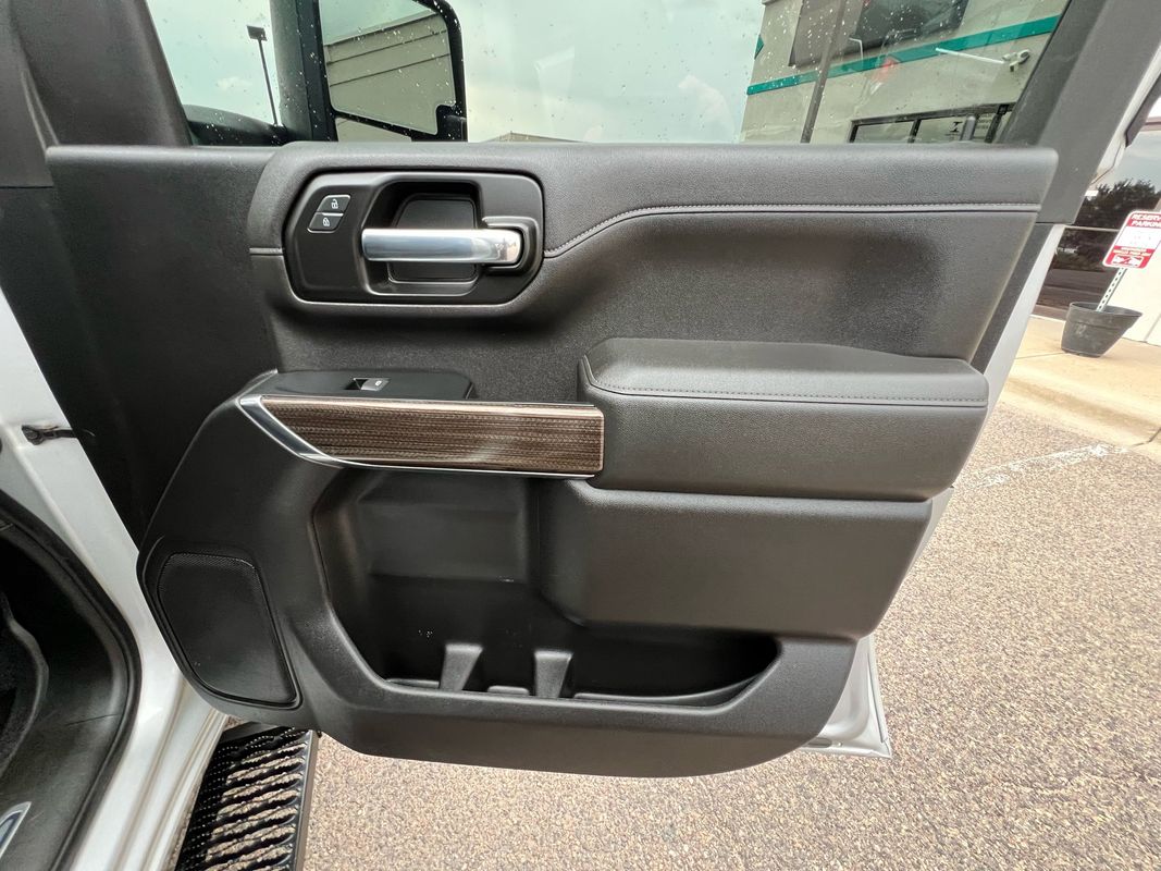 2022 Chevrolet Silverado 2500HD LT photo 11