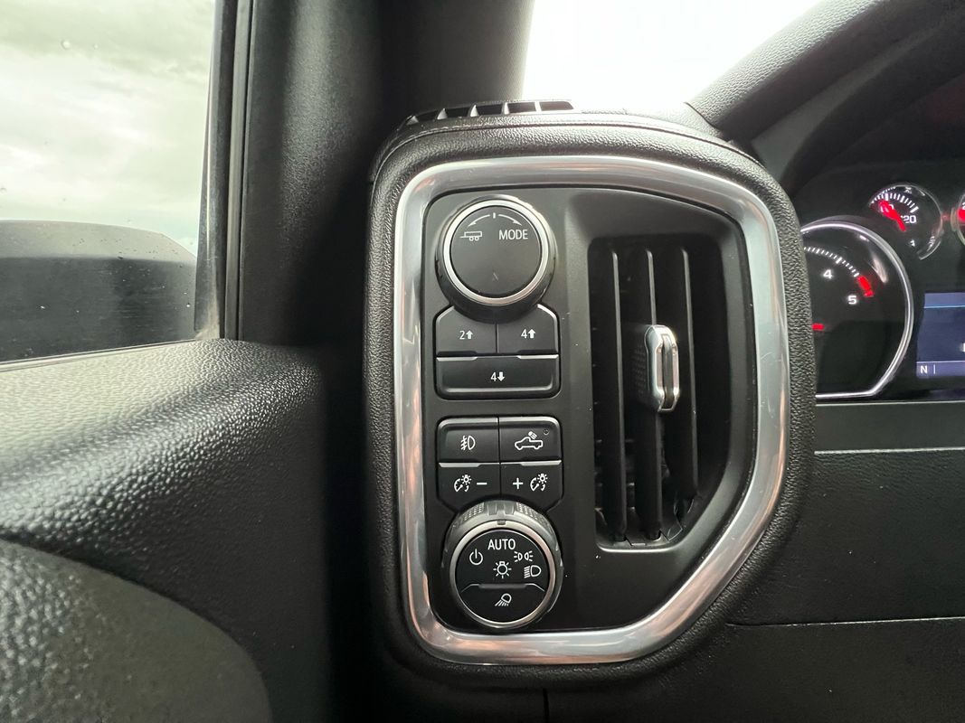 2022 Chevrolet Silverado 2500HD LT photo 32