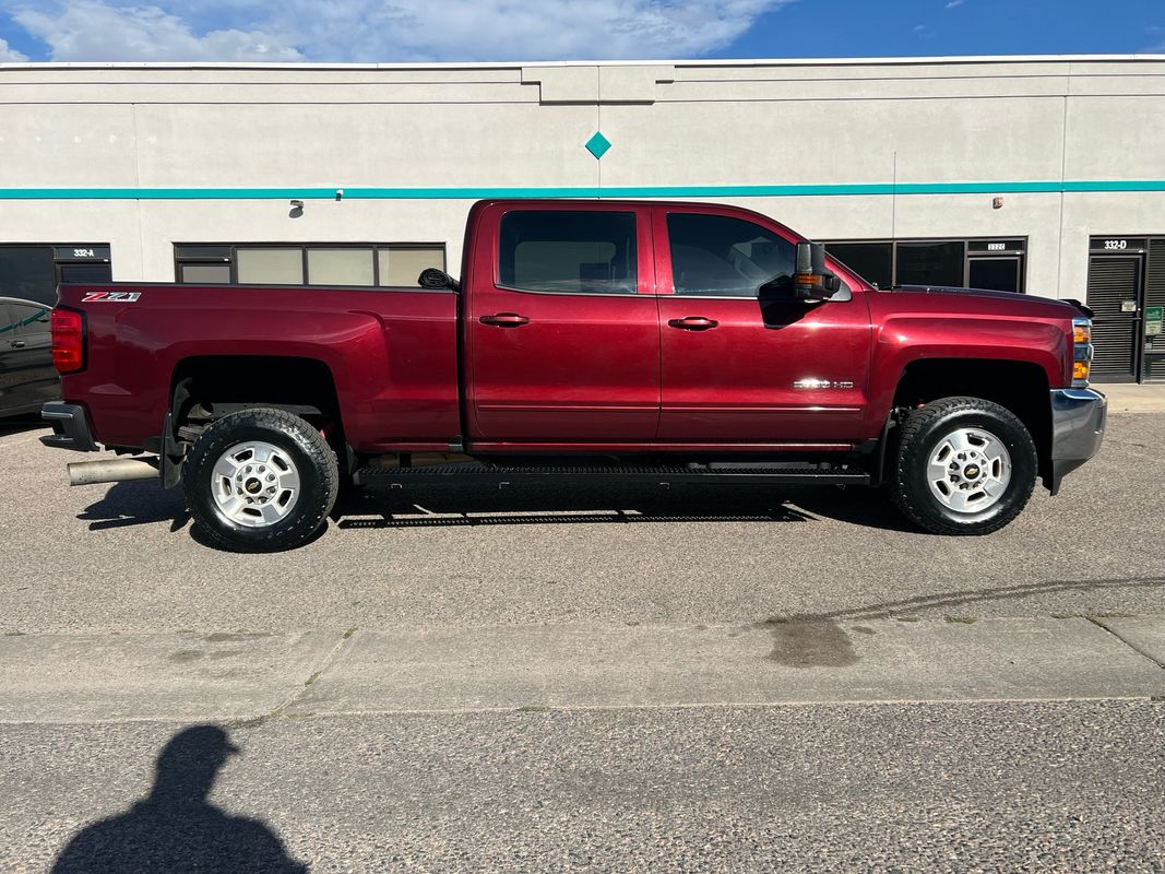 2016 Chevrolet Silverado 2500HD LT photo 2